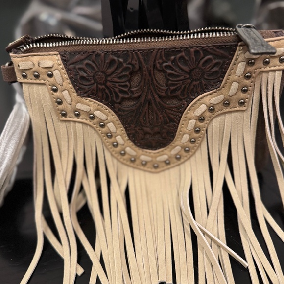 Trinity Ranch Floral Tooled Collection Clutch/Crossbody - Coffee - Picture 2 of 4